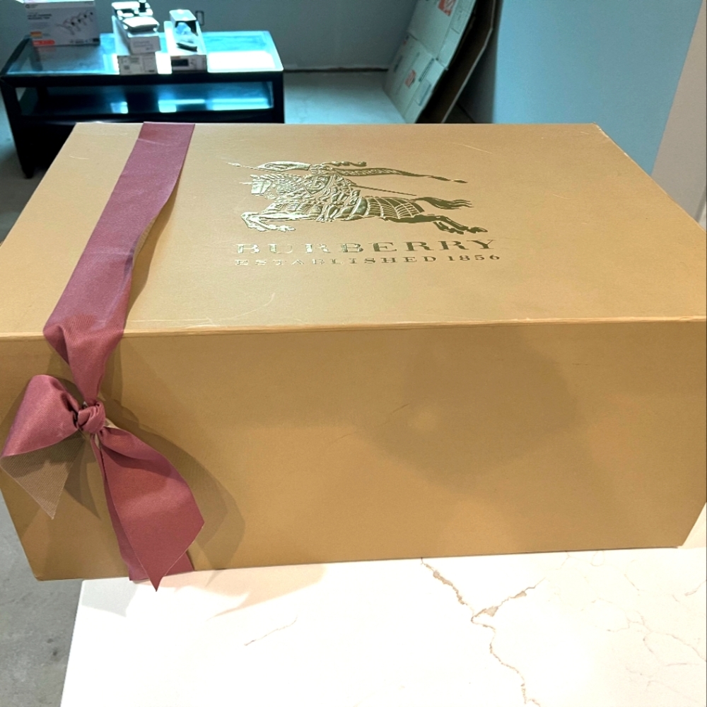 Large Burberry tote